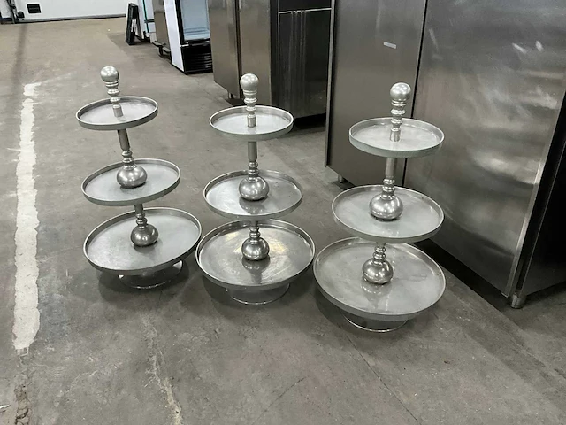 Buffet etagères (3x) - afbeelding 1 van  5