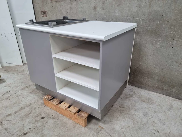Buffetkast voorzien van dienbladen- / borden dispenser - afbeelding 2 van  4