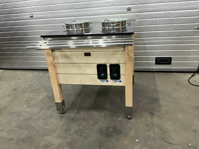 Buffetmeubel met hot pot - afbeelding 2 van  8