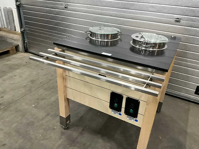 Buffetmeubel met hot pot - afbeelding 3 van  8