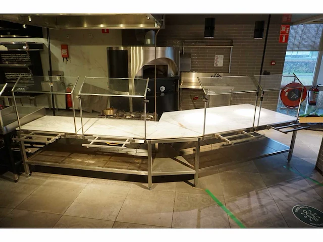 Buffetopstelling 3,5m - afbeelding 1 van  8
