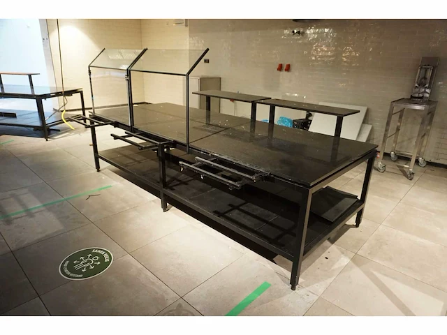 Buffetopstelling 8m - afbeelding 1 van  7