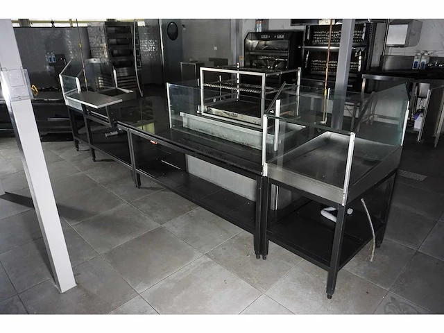 Buffetopstelling 8m - afbeelding 1 van  6
