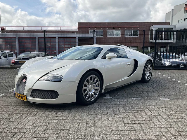 Bugatti veyron 16.4 2009, z-764-dt - afbeelding 2 van  36