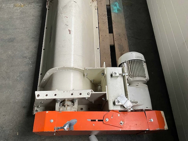 Buhler - 6 ca l 07056 - schroeftransporteur - afbeelding 1 van  3