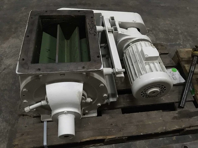 Buhler roterende sluis met motor - afbeelding 5 van  5