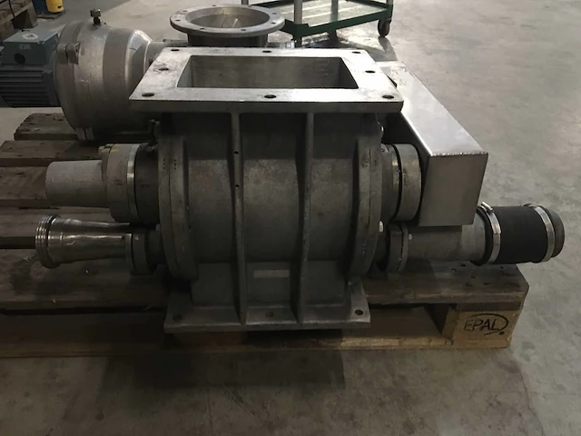 Buhler roterende sluis met motor - afbeelding 3 van  6