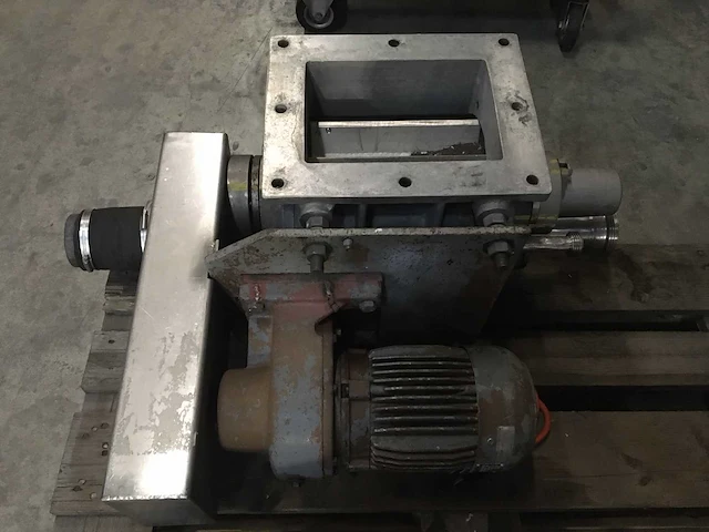 Buhler roterende sluis met motor - afbeelding 4 van  6