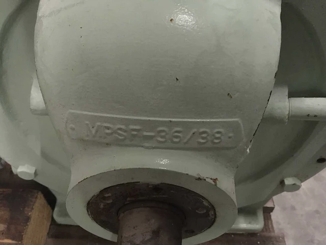 Buhler roterende sluis met motor - afbeelding 5 van  5