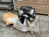 Buick 213 cid / 3.8 liter v-6 benzinemotor - afbeelding 1 van  10