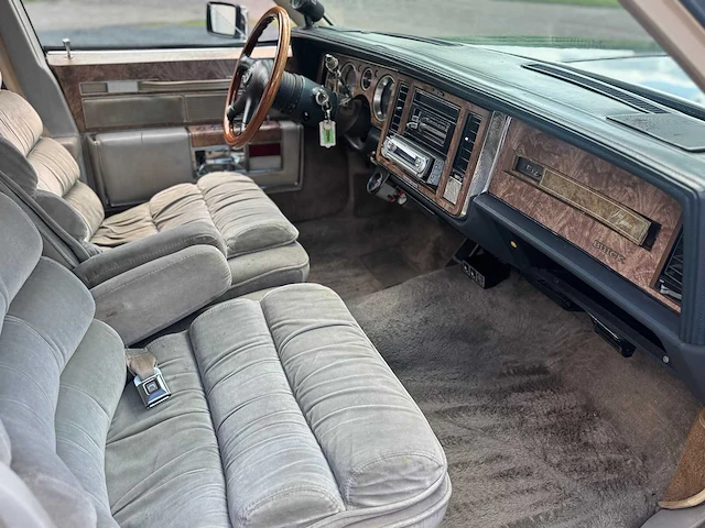 Buick electra park avenue 5.7 v8 1982 - afbeelding 8 van  17