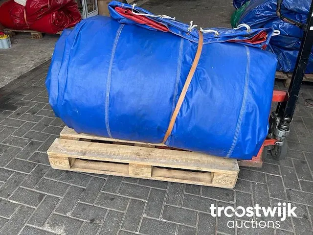 Buikschuifbaan springkussen - afbeelding 12 van  13