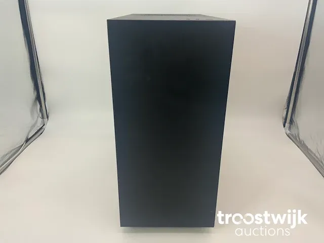 Build, core(tm) i5 9th gen, 32 gb ram, 1.2 tb ssd desktop - afbeelding 1 van  4