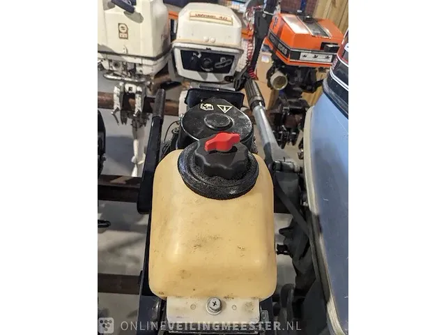 Buitenboord motor evinrude , 2.3 pk 2-takt kortstaart knuppel - afbeelding 11 van  12