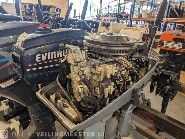 Buitenboord motor evinrude , 8 pk 2t langstaart op knuppel - afbeelding 6 van  9