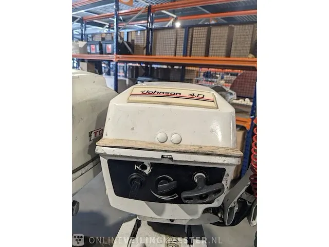 Buitenboord motor johnson, 4 pk 2-takt 2 cilinder kortstaart op knuppel - afbeelding 5 van  9