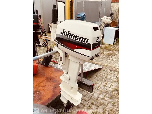 Buitenboordmotor johnson 8 pk - afbeelding 1 van  5