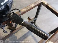 Buitenboordmotor suzuki , 4 pk viertakt, zwart - afbeelding 7 van  10