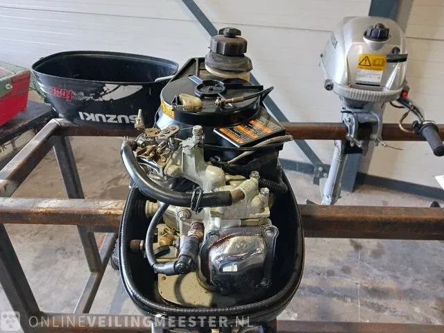 Buitenboordmotor suzuki , 4 pk viertakt, zwart - afbeelding 10 van  10
