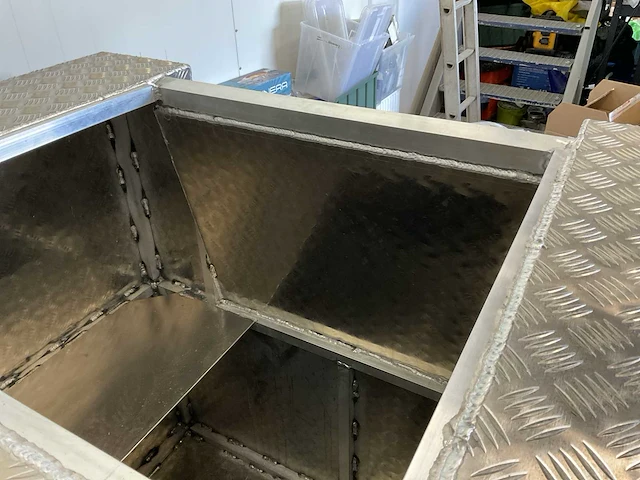 Buitenboordmotor testbak - afbeelding 2 van  10