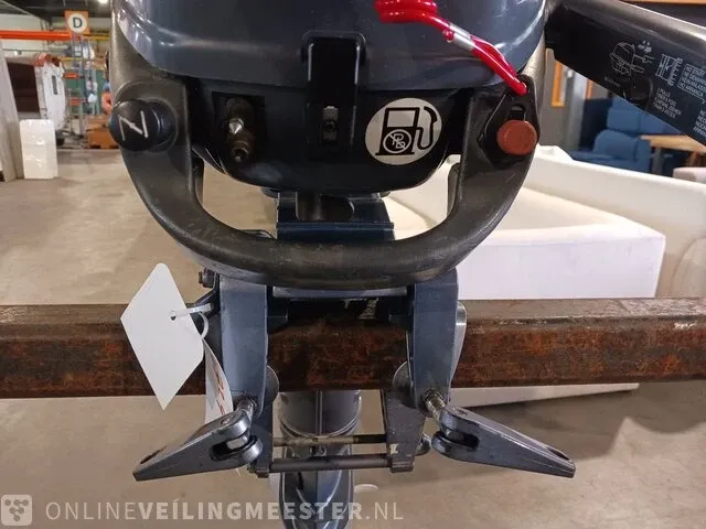 Buitenboordmotor yamaha, 4 pk, grijs / chroom, bouwjaar 2007 - afbeelding 11 van  15