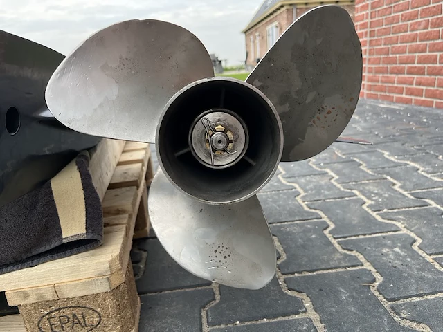 Buitenboordmotor yamaha - afbeelding 16 van  16