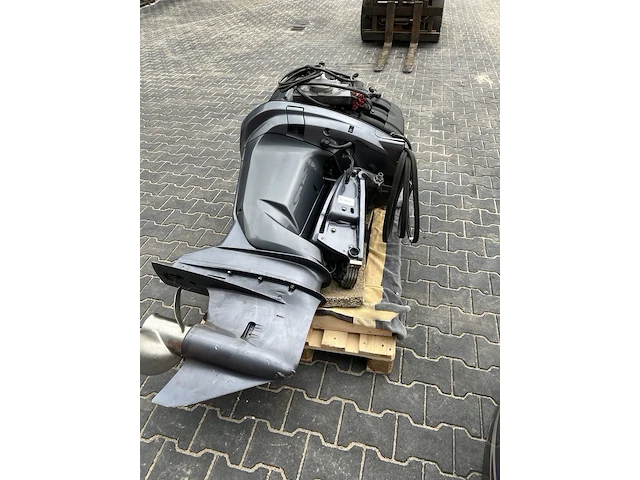 Buitenboordmotor yamaha - afbeelding 1 van  16