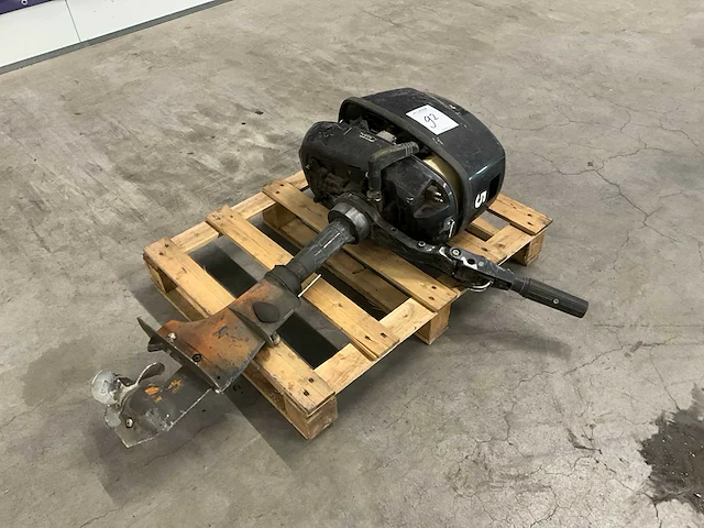 Buitenboordmotor - afbeelding 1 van  4