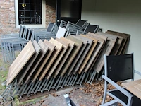 Buitenterras betaande uit 32 stapelbare aluminium stoelen met stoffen zitting en 18 horecatafels met afmeti... - afbeelding 6 van  6