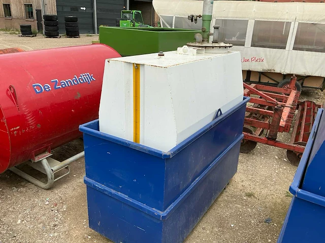 Bulktank met pomp 1200 ltr. - afbeelding 6 van  11