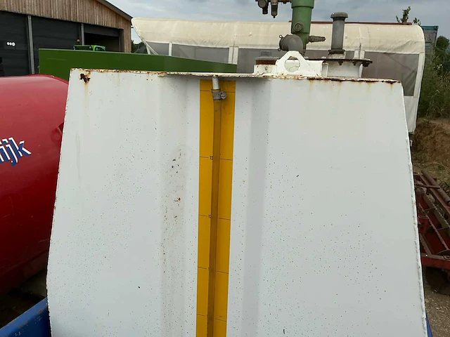 Bulktank met pomp 1200 ltr. - afbeelding 7 van  11