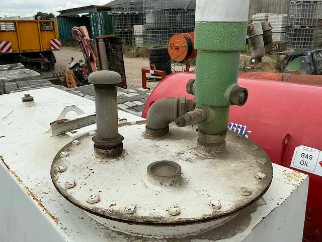 Bulktank met pomp 1200 ltr. - afbeelding 9 van  11