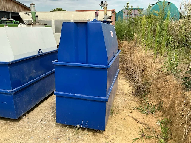 Bulktank met pomp 1200ltr. - afbeelding 4 van  11