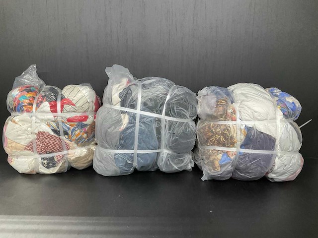 Bulkverpakking vintage kleding (3x) - afbeelding 1 van  4