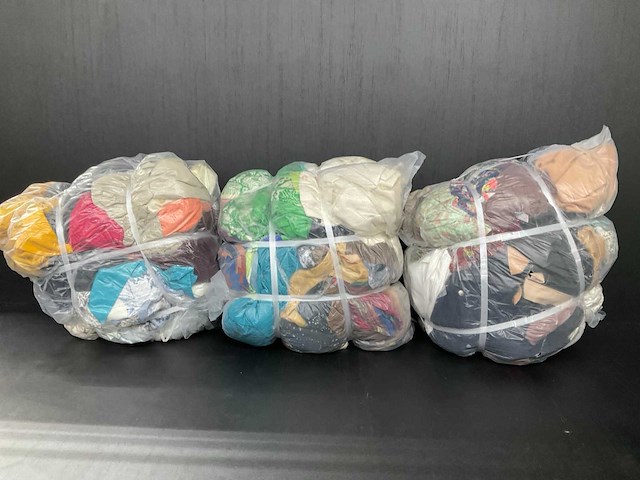 Bulkverpakking vintage kleding (3x) - afbeelding 1 van  4