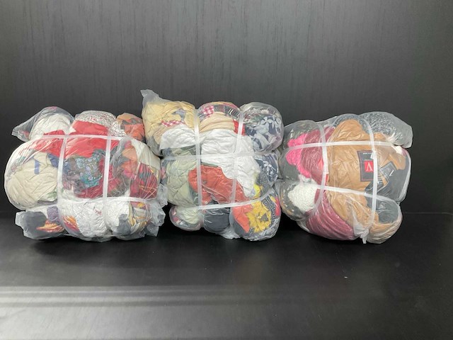 Bulkverpakking vintage kleding (3x) - afbeelding 1 van  4