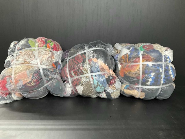 Bulkverpakking vintage kleding (3x) - afbeelding 1 van  4