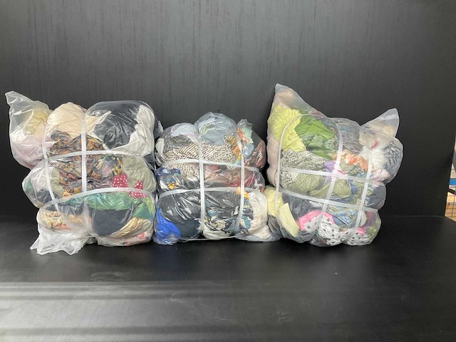 Bulkverpakking vintage kleding (3x) - afbeelding 1 van  4