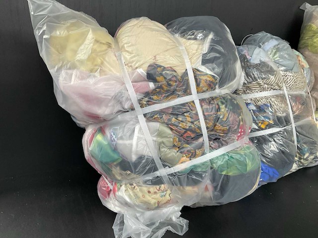 Bulkverpakking vintage kleding (3x) - afbeelding 4 van  4