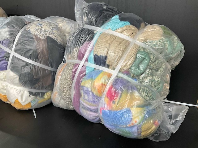 Bulkverpakking vintage kleding (4x) - afbeelding 2 van  5