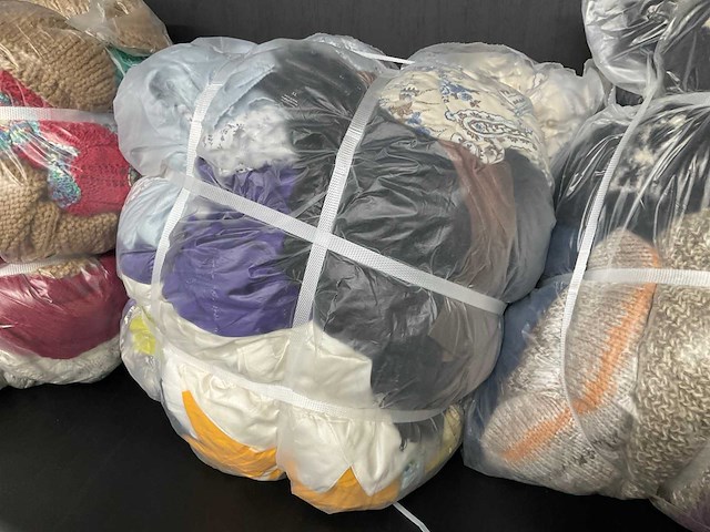 Bulkverpakking vintage kleding (4x) - afbeelding 3 van  5
