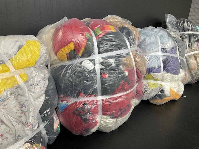 Bulkverpakking vintage kleding (4x) - afbeelding 4 van  5