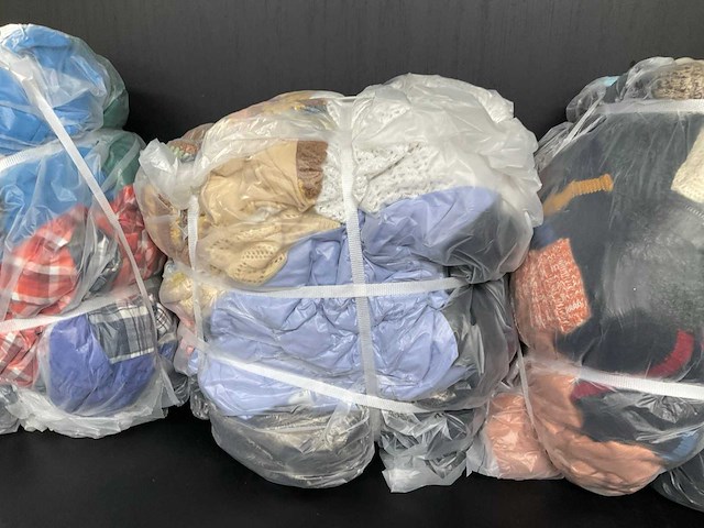 Bulkverpakking vintage kleding (4x) - afbeelding 4 van  5