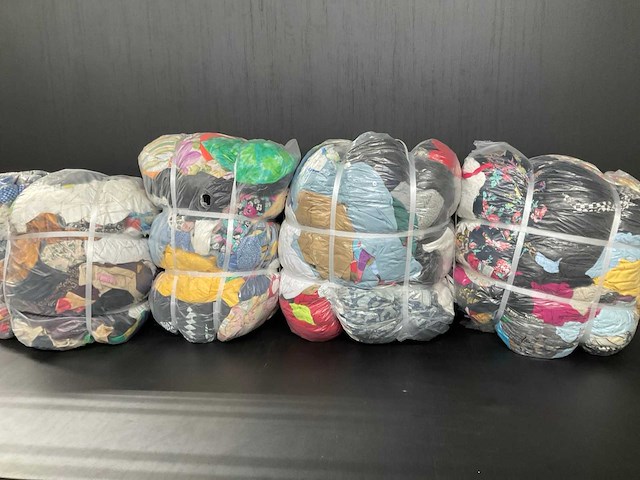 Bulkverpakking vintage kleding (4x) - afbeelding 1 van  5