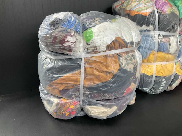 Bulkverpakking vintage kleding (4x) - afbeelding 5 van  5