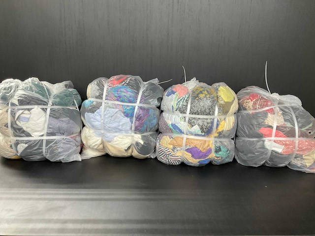 Bulkverpakking vintage kleding (4x) - afbeelding 1 van  5