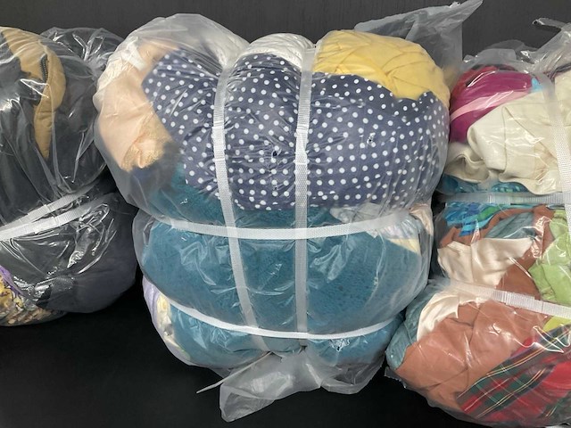 Bulkverpakking vintage kleding (4x) - afbeelding 4 van  5