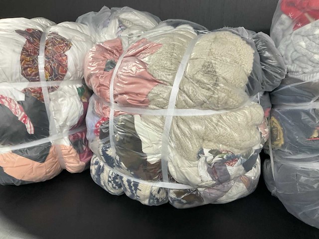 Bulkverpakking vintage kleding (4x) - afbeelding 4 van  5