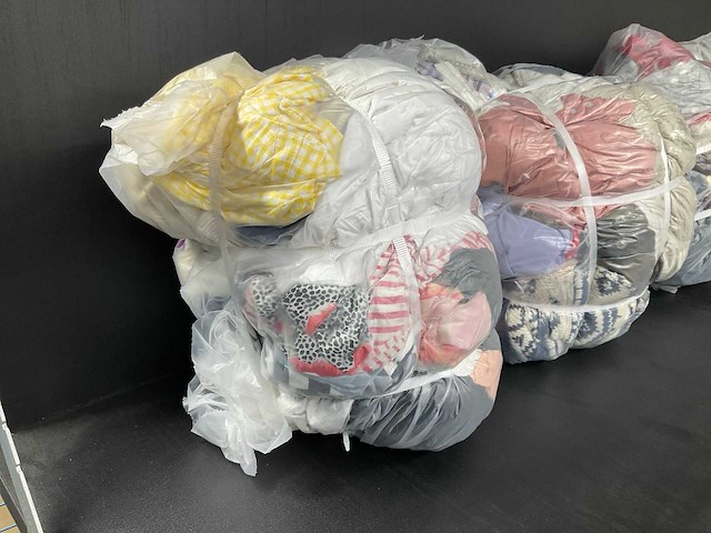 Bulkverpakking vintage kleding (4x) - afbeelding 5 van  5
