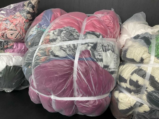 Bulkverpakking vintage kleding (4x) - afbeelding 4 van  5